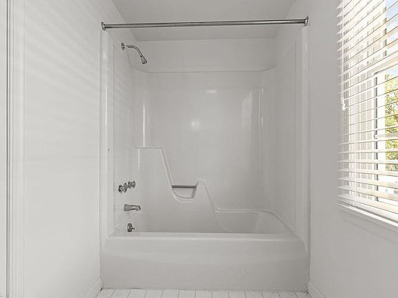 39th image of 15313 Broad St