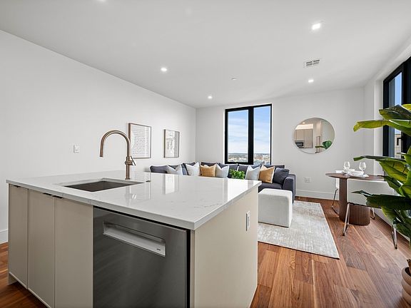 3rd image of 1515 Commonwealth Ave #608