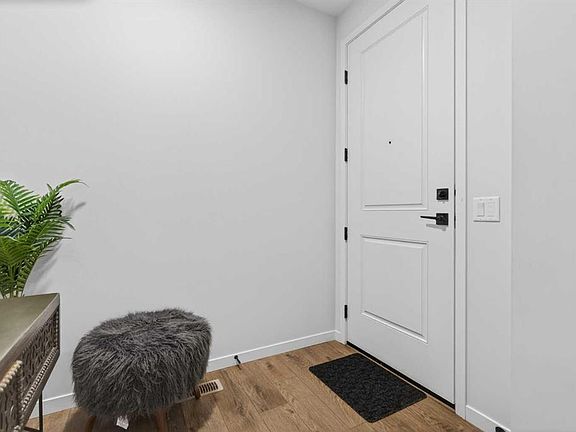 4th image of 36 W Royston Rise NW
