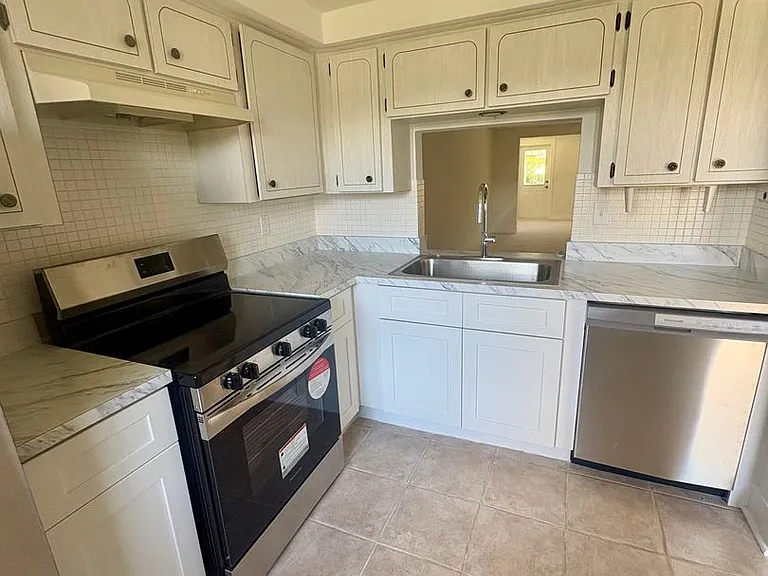 4347 Rustic Dr — Photo 4