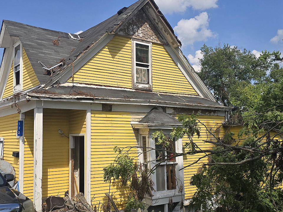 2nd image of 112 Falmouth St