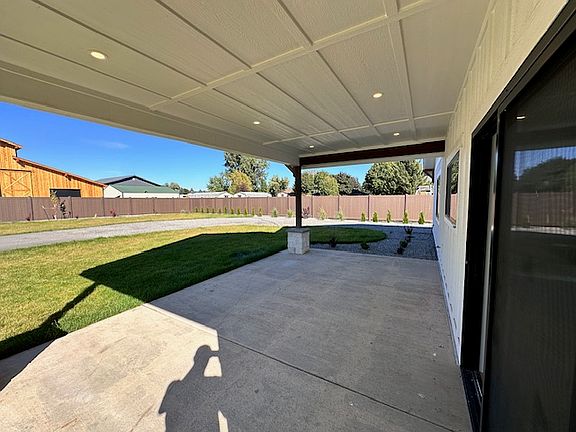5th image of 977 W Miles Ave