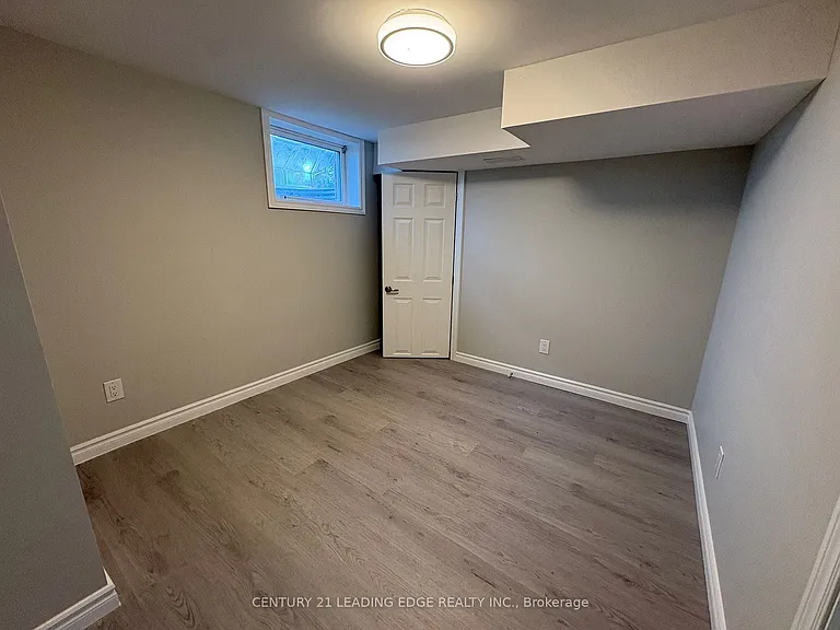 22 Greenwood Ave #LOWER — Photo 7