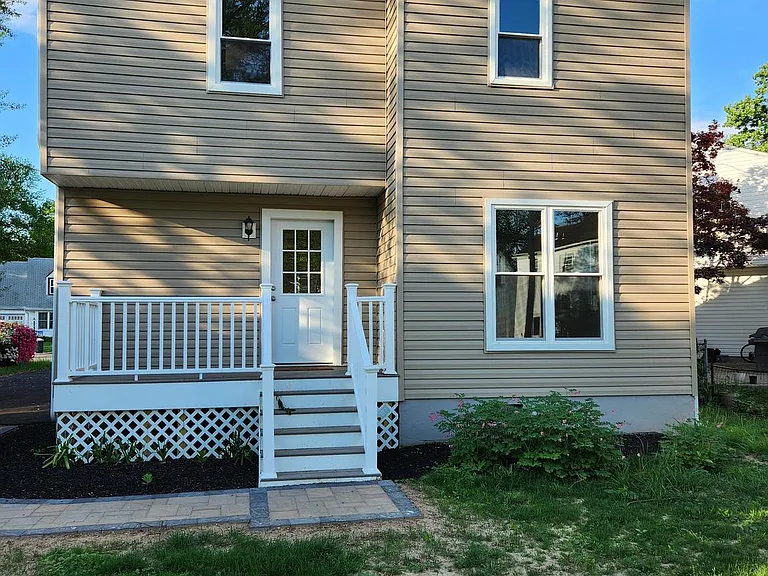 20 Oak Ave — Photo 4