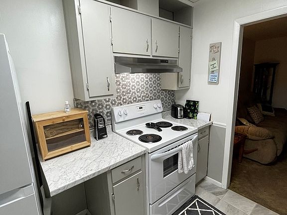 4th image of 503 Giddens Dr