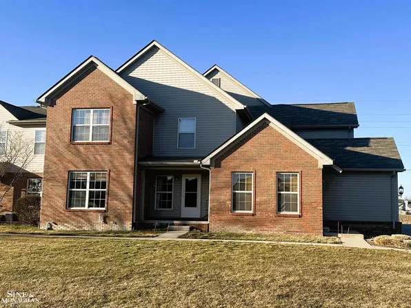 48719 Brighton Ct, Chesterfield, MI 48047