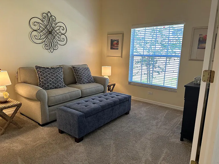 6654 Castlelawn Pl — Photo 11