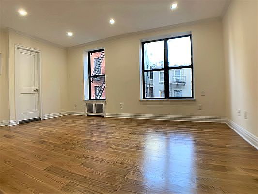 3rd image of 151 E 81st St APT 3B