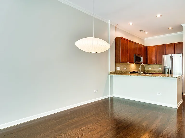 944 N Crosby St — Photo 10