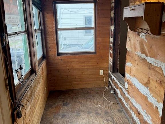 3rd image of 1306 Lake St