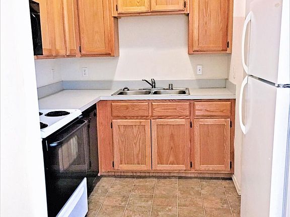 3rd image of 1786 N Gregg Ave APT 2