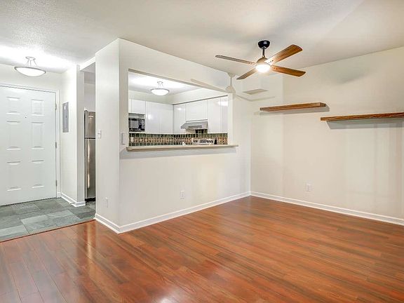 5th image of 1199 Westwood St #204