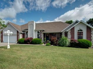 1609 E Parkview St, Ozark, MO 65721