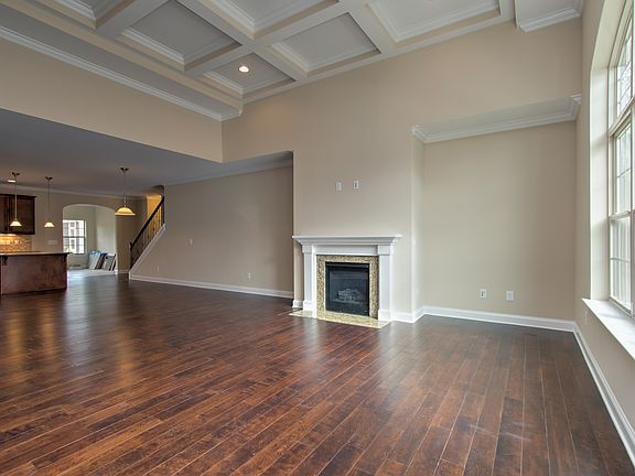 5th image of 352 Olsen Dr