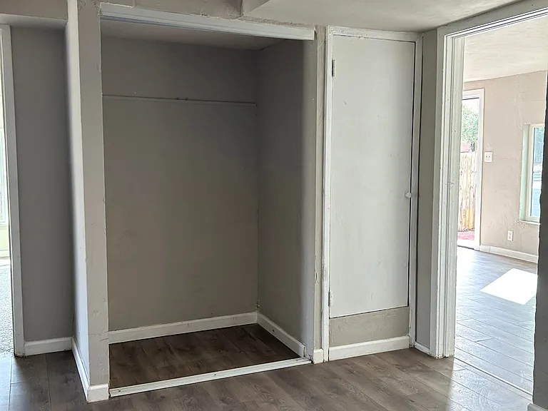 210 W Blacklidge Dr #1 — Photo 4