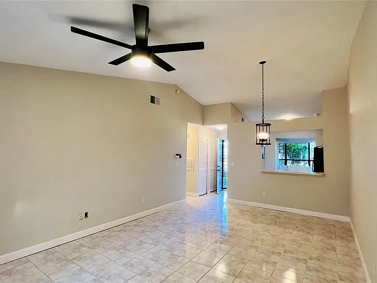 2531 King Oak Cir — Photo 6