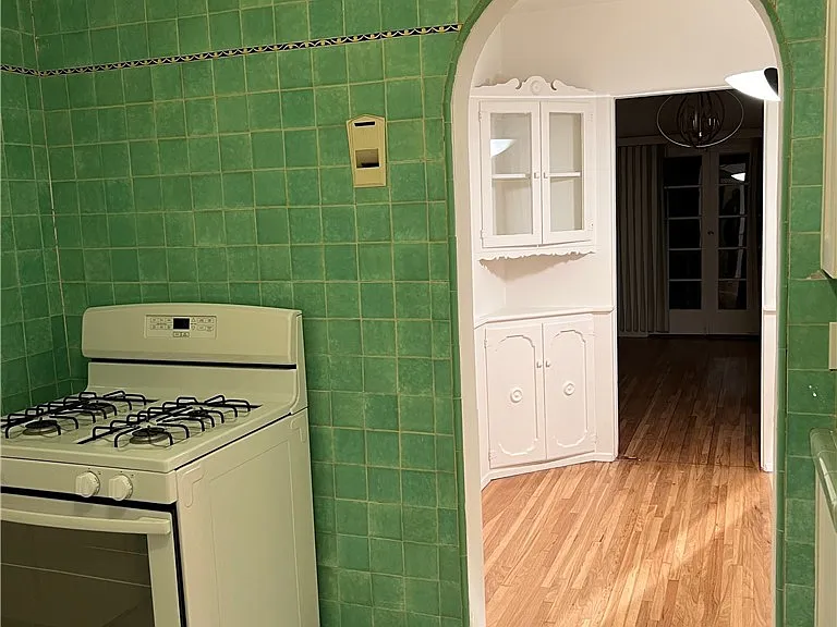 425 S Palm Dr — Photo 14