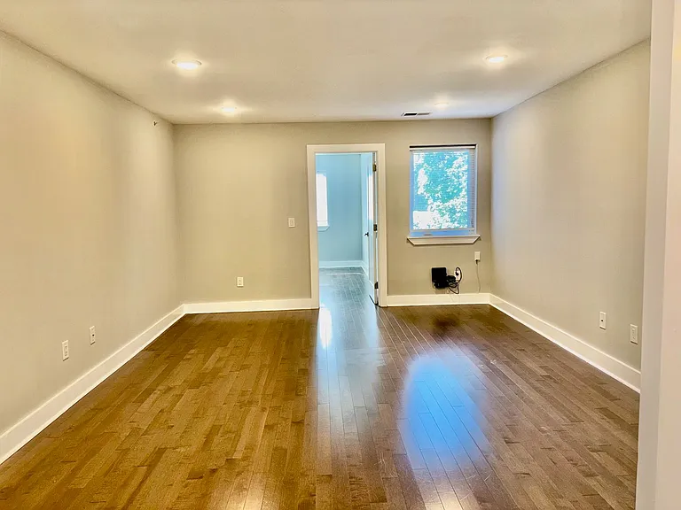 5334 Cedar Avenue — Photo 2
