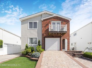 379 Gurley Ave, Staten Island, NY 10308