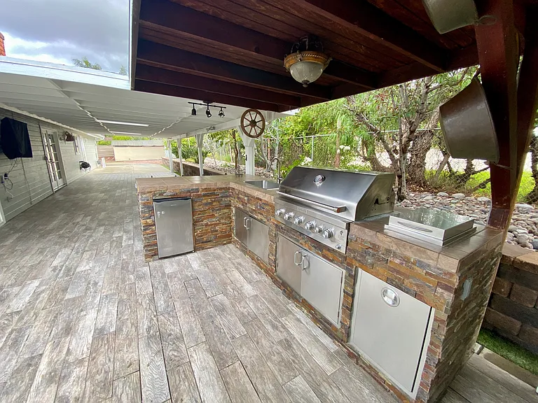 757 N Stagecoach Ln N — Photo 17