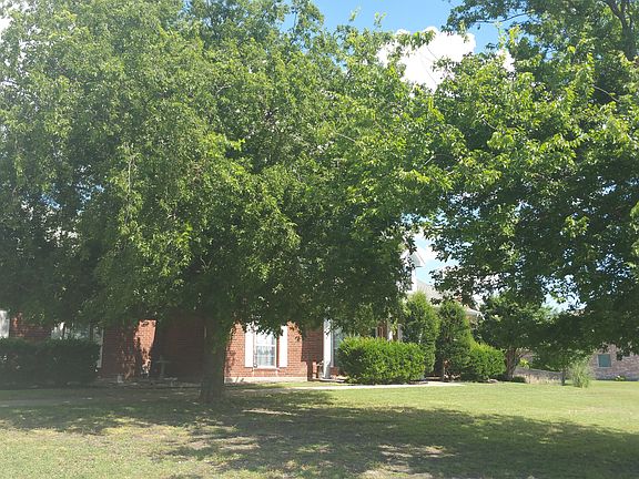 5th image of 745 Lake Vista Ln