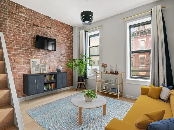 415 W 46th St APT 4D, Manhattan, NY 10036