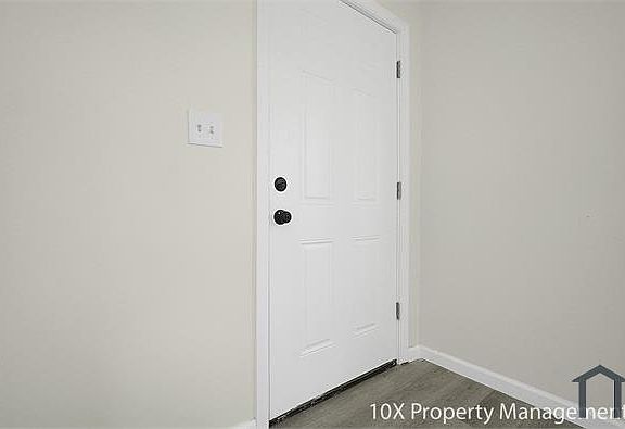 4th image of 683 S Wheatland Ave
