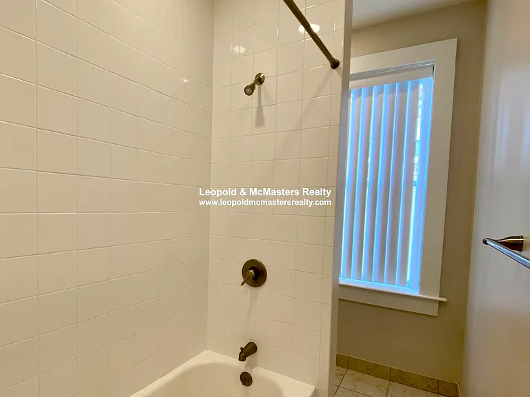 18 Short St #5 — Photo 1