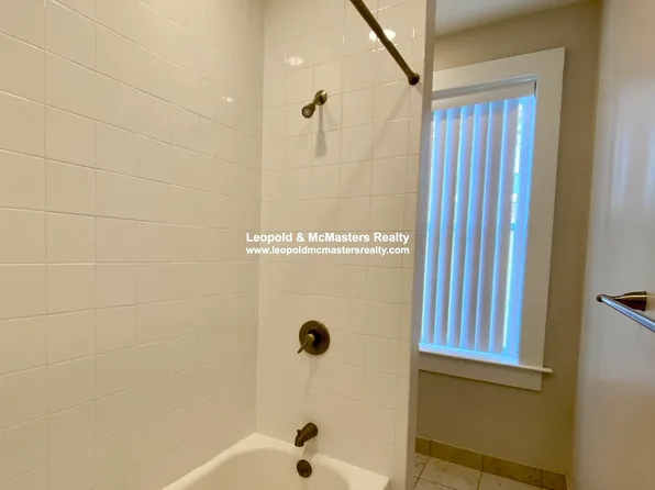 18 Short St APT 5, Brookline, MA 02446