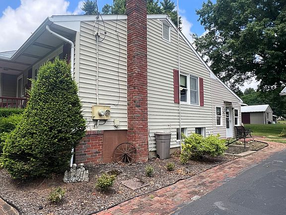 3rd image of 713 Jordan Rd
