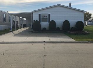 21096 Dunnellon Dr S, Macomb, MI 48044