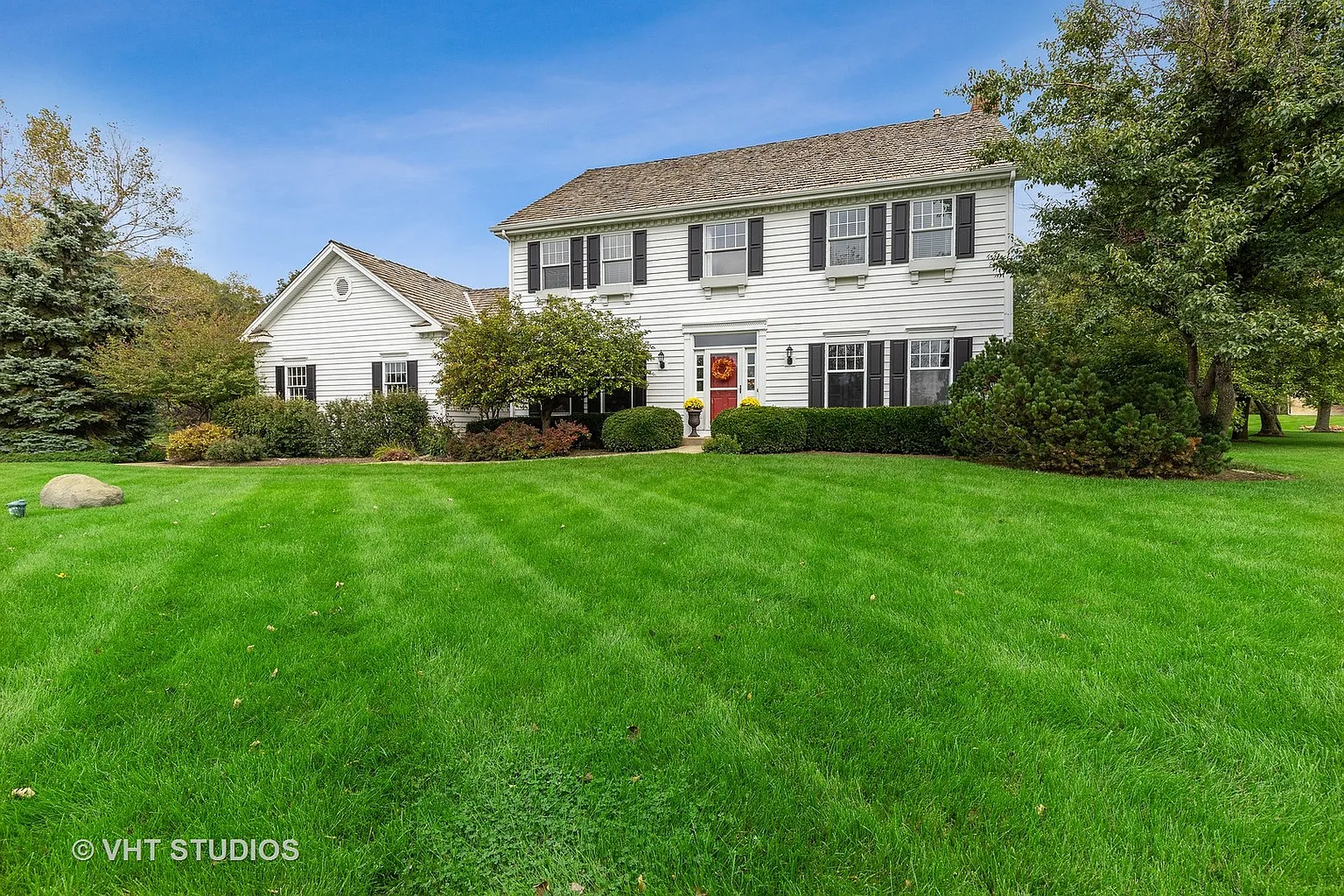 2333 Huntington Lakes Dr photo 1
