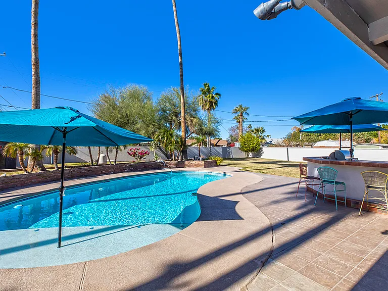 2940 S Arizona Ave — Photo 1