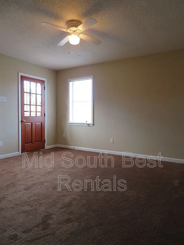5176 Walton Lake — Photo 2