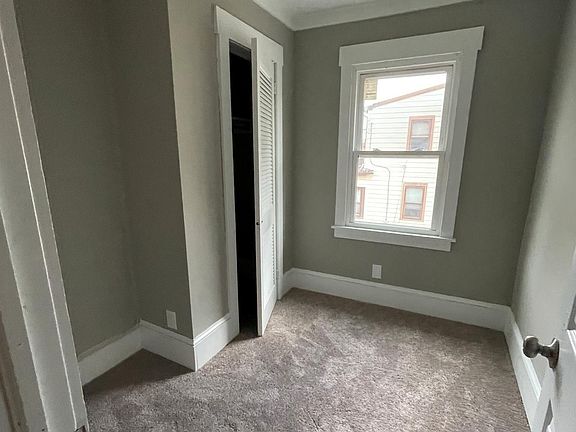 3rd image of 124 S Sussex St