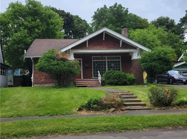 271 Fenway Dr, Syracuse, NY 13224