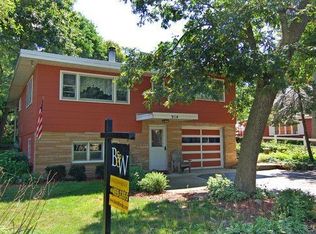 914 Totem Trl, McHenry, IL 60051