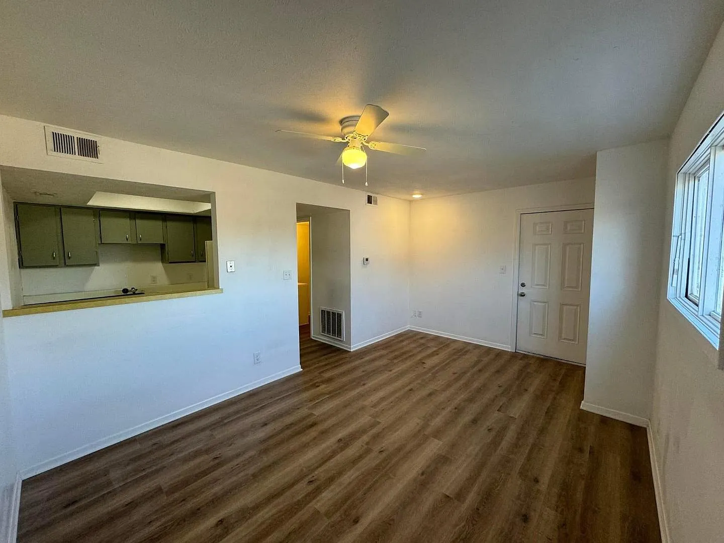 901 N Adams St - 3 — Photo 2