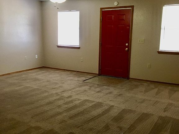3rd image of 725 N Vinita Ave #21