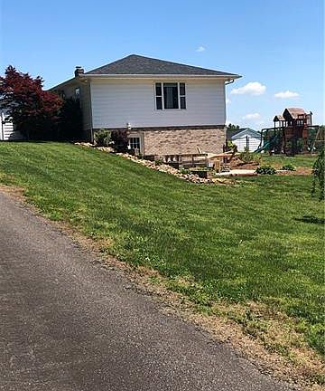 2nd image of 2658 Gemstone St