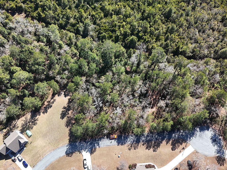 1st image of 121 Hunters Chase Dr