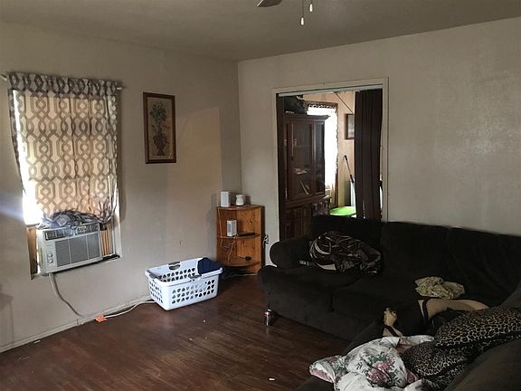 2nd image of 100 N Lakeview Dr