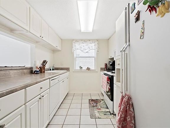 5th image of 4824-26 York St