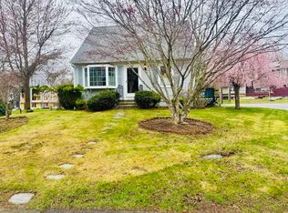 29 Elizabeth Ct, Dartmouth, MA 02747