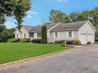 117 Crystal Dr, Riverhead, NY 11901