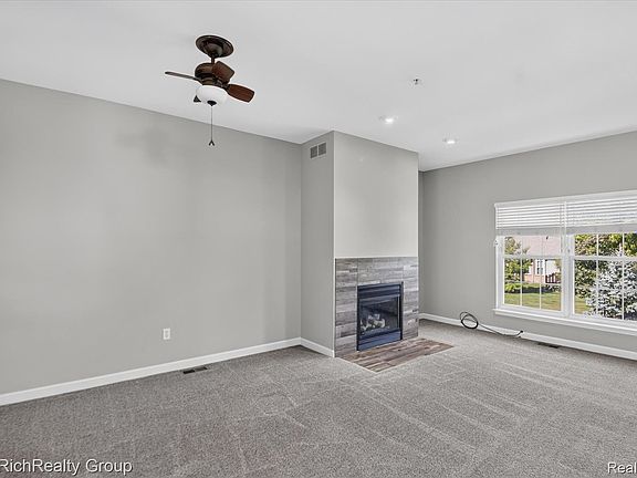 5th image of 502 Cherry Orchard Rd