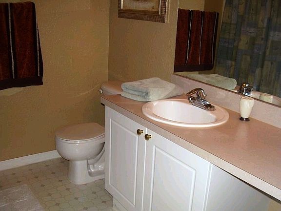 Bathroom with Garden Tub!