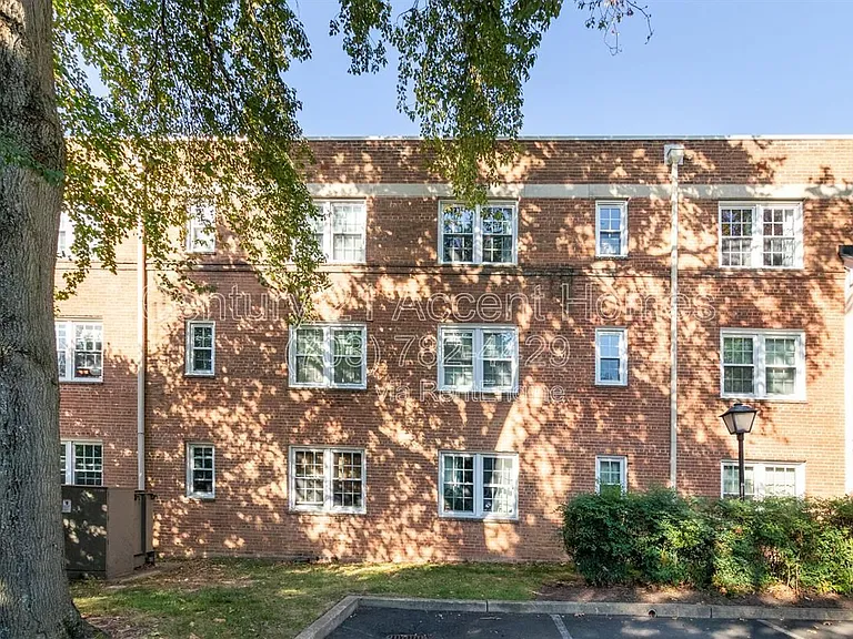 1303 S Walter Reed Dr #201 — Photo 31