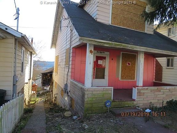 3rd image of 1051 Beech Ave