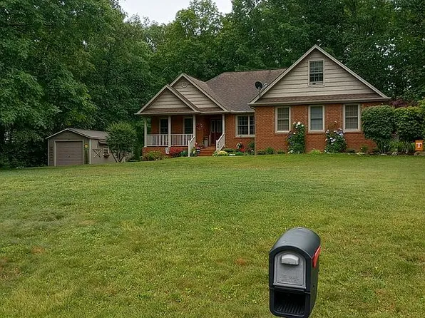 488 Cumberland View Dr, Crossville, TN 38571